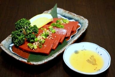 明洞房オリジナルレバ刺し