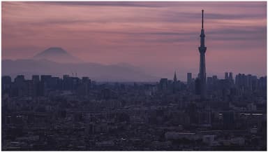 日本の象徴ともいえる富士山と浅草にほど近い東京の新たなシンボル東京スカイツリー