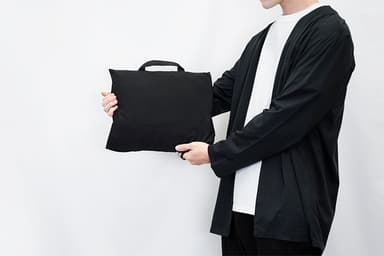 ▲夏などオフシーズンで使わない時も小さくたためるポケッタブル仕様