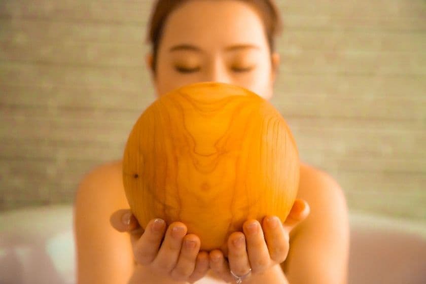 京都檜の間伐材で作る、世界にひとつのひのき玉
「森の満月」がクラウドファンディングを開始