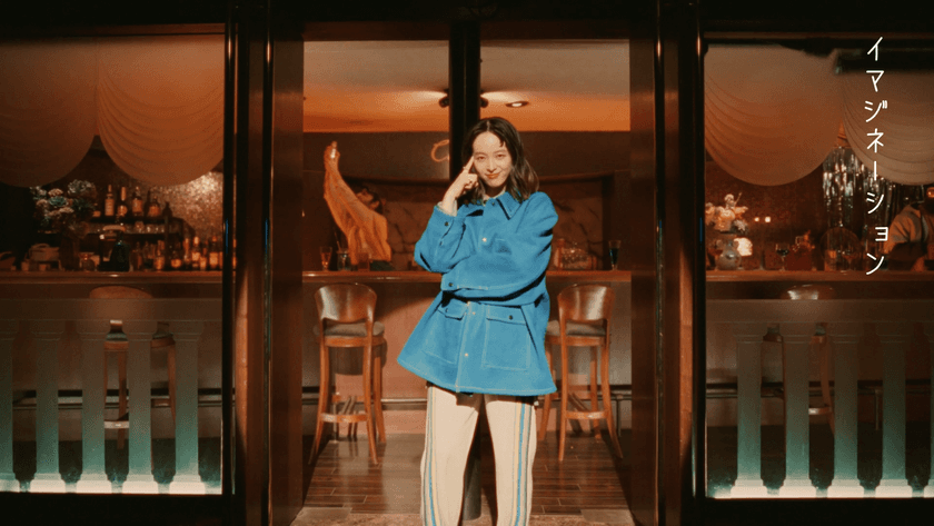 清野菜名が最新トレンドコーデで登場！
音に合わせ、歩き、踊る「ランウェイ風」動画。
Rakuten Fashion 「空想ランウェイ」篇公開。