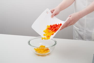 切った後も食材の移動がしやすい
