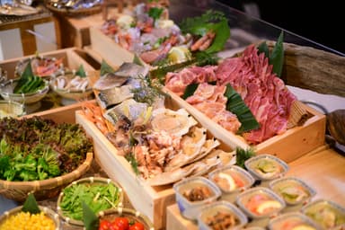 地産、自家製にこだわった夕食ビュッフェ