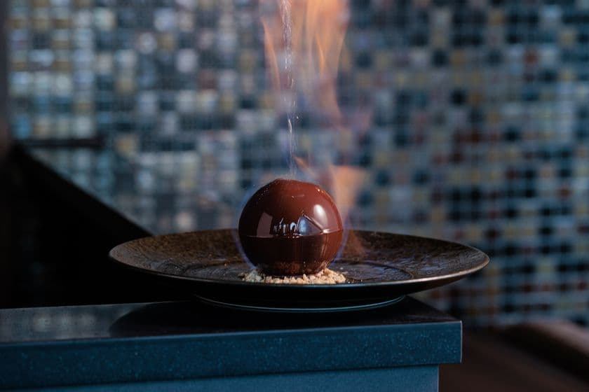 海老名 チョコレート専門店「CHOCOLATERIE SANDGLASS」にて
本格チョコレートスイーツカフェが2021年12月16日にオープン