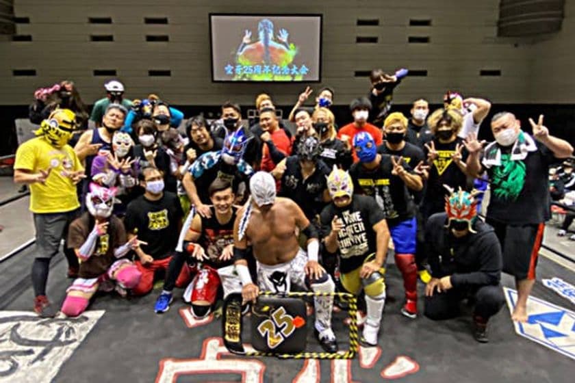 道頓堀プロレス、チャンピオンベルトを一新！
クラウドファンディング「CAMPFIRE」にてプロジェクトを開始