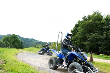 ［学割コース］人気の四輪バギー(土日祝のみ運行)もTEAM割で体験できる