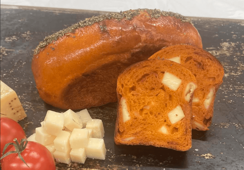 日本初！UMAMIをテーマにした食パン専門店から、
新たなうま味“ゴーダチーズ”を使用した
「UMAMI食パン とまとちーず」が3月19日から新登場！