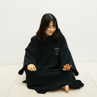 サウナポンチョBK(女性)あぐら