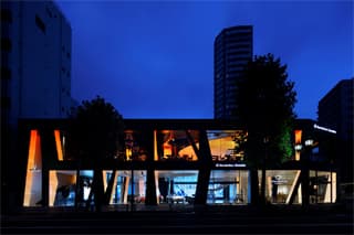 「メルセデス・ベンツ」のブランド発信基地「Mercedes-Benz Connection」にて開催