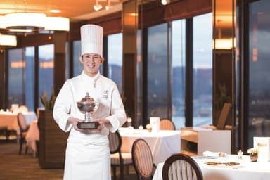 フランス料理 ボーセジュール(38F)の坂田知昭シェフ