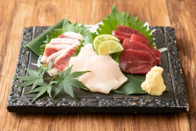 熊本産馬刺し三種盛合せ
