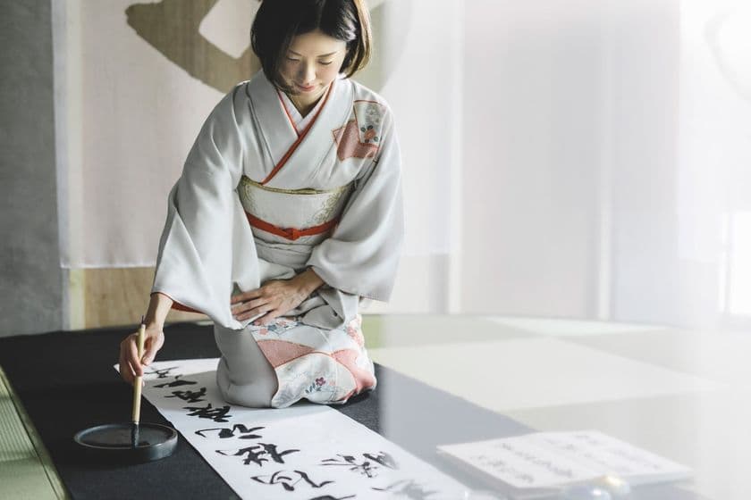 オンラインでも本格的に学べる“DX書道専門誌”「華鳳」　
約1か月で「お手本＋解説動画＋大学レベルの書道講義」
会員400名突破