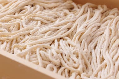 全粒粉を使用した香り高い麺 1
