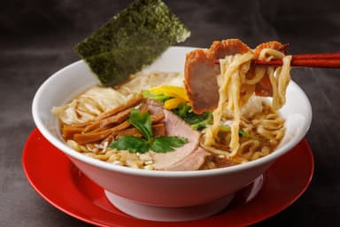 手打ちわんたん麺(醤油) 900円