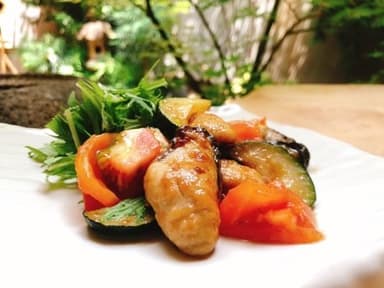 牡蠣と旬野菜のバター炒め