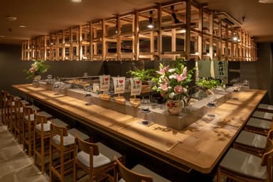 カウンターは20席
