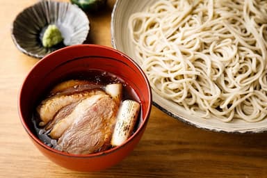 独自の“そば麹”に漬け込んだ鴨汁そば