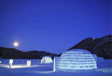 夜のしかりべつ湖コタン