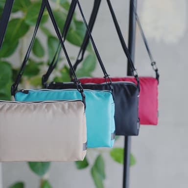 上品な4色展開