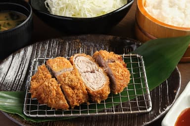 ○鶏キムカツ膳 1&#44;540円(税込)