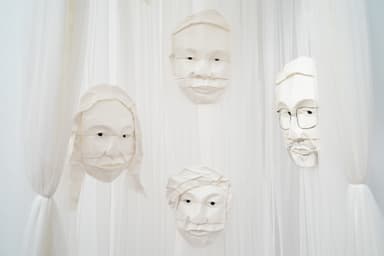 ミャンマー インスタレーション「Masking／Unmasking Death 」　／写真：冨田了平