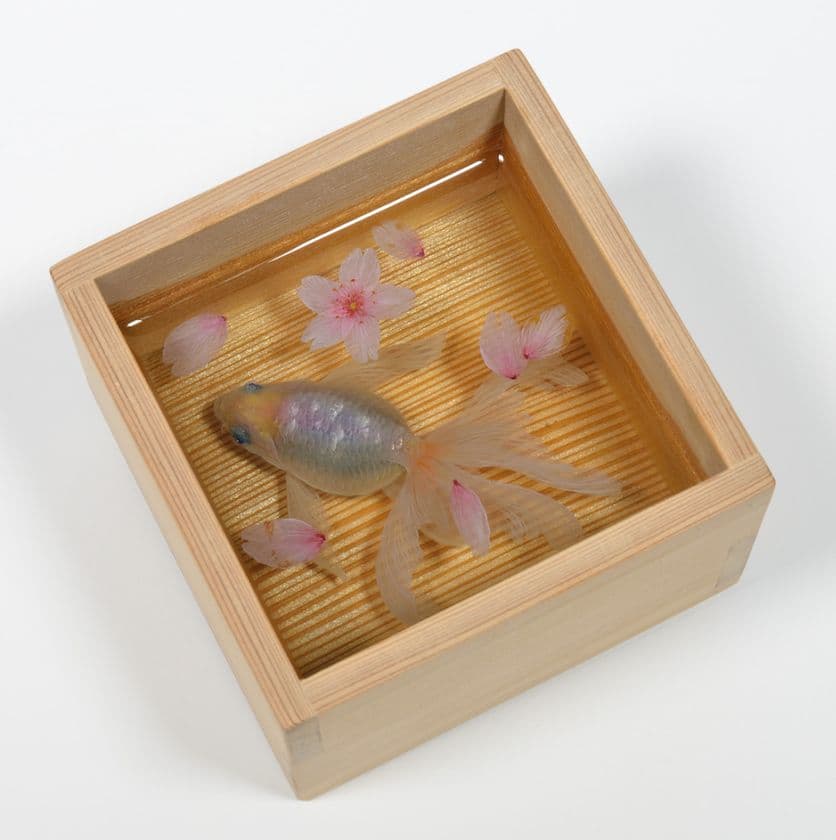 大阪梅田に不思議な2.5Dの金魚アートが登場　
深堀隆介展「きんぎょ鉢とちきゅう鉢」10/26～11/1開催！