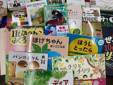 チャリティーサンタから1&#44;000冊の絵本寄贈