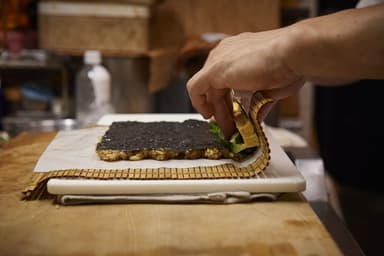 丸々1本うなぎ棒寿司　巻き (1)