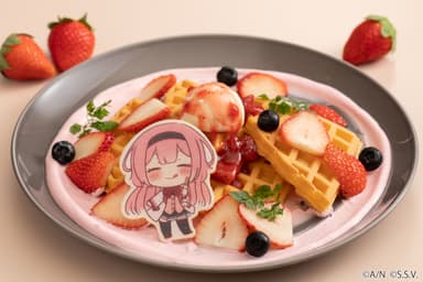 周央サンゴのたっぷり苺ワッフルプレート
