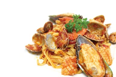 魚介のトマトソースパスタ