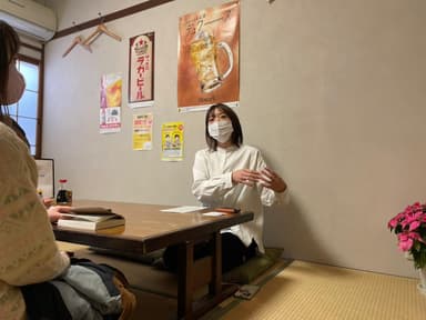 取材を受ける倉澤さん
