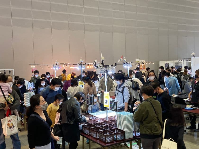 ワンコインから本物の天然宝石を販売する展示会を行う
宝石ルースショップ「東洋ルース」年間宝石販売数20万点突破！
