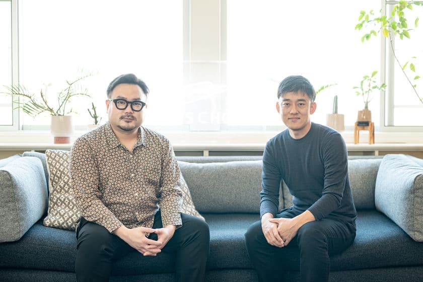ベーシスト・休日課長×WEEK END 佐藤 優の
スペシャル対談を公開　
休日課長監修の限定アロマオイルを数量限定発売
