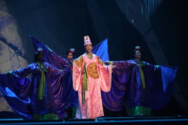 Loving the Silent Tears Musical - Photo courtesy of Supreme Master TV (2)