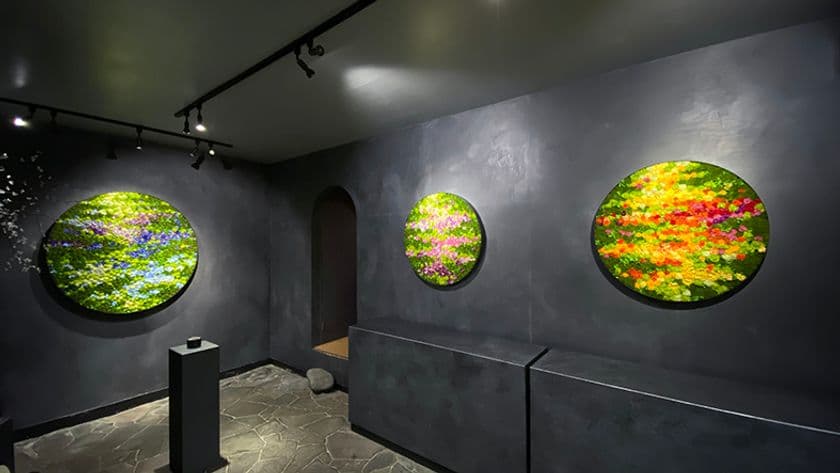 アトリエ「雨 北鎌倉」亀井 紀彦による初のアートワーク展示
「ひと雫の景色」を2023年4月1日(土)～5月27日(土)開催