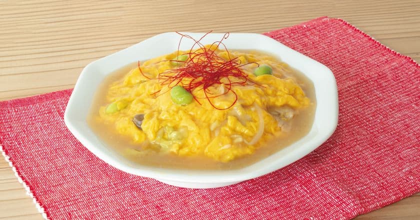 本格ふわとろプラントベースエッグを使用した餡かけ天津飯風、
4月10日から『PLANT BASED TOKYO』で期間限定販売