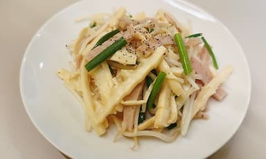 自家製ベトナムハム入り柔らかタケノコとモヤシ炒め