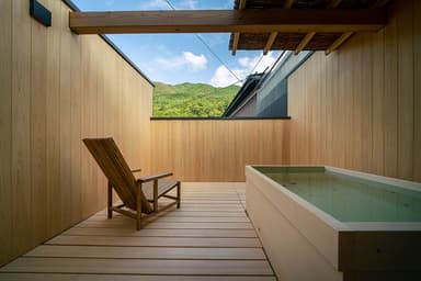 写真4：客室百十三 テラス・露天風呂