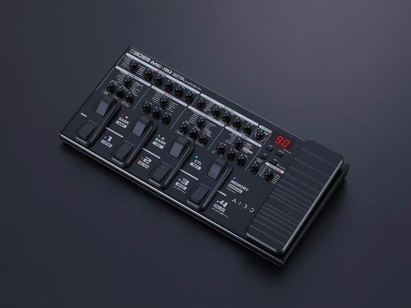 コンパクト・エフェクターの直感的な操作性と
「GT-1000」譲りのプロ・クオリティのサウンドを備える
マルチ・エフェクターを発売