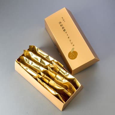 金の延べ棒をイメージしたパッケージ