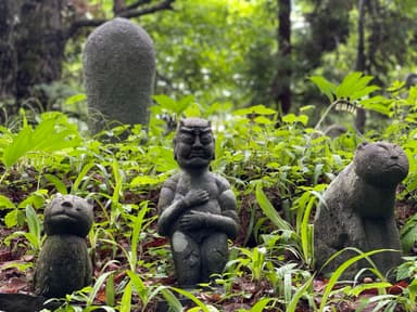 修那羅山安宮神社石神仏