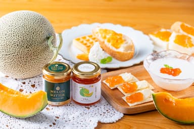 (左)MELON BUTTER／(右)今日はメロンジャム　各864円