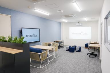 Plastas Lab.の室内1