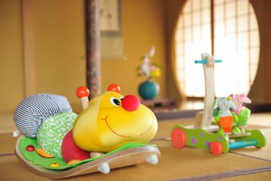 ベビー連れの家族が安心して滞在できるグッズを配置