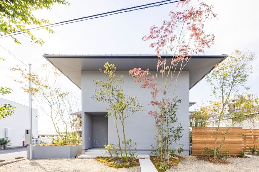 建築と庭の融合を提案する住宅ブランド「暮らしと庭設計室」
　山梨県南アルプス市に第一号がOPEN
