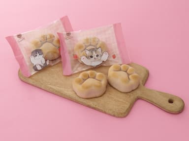 肉球まんじゅう　いちご味