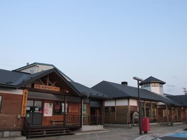 紫波中央駅待合施設