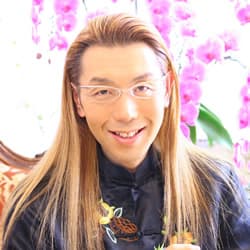 假屋崎省吾本人