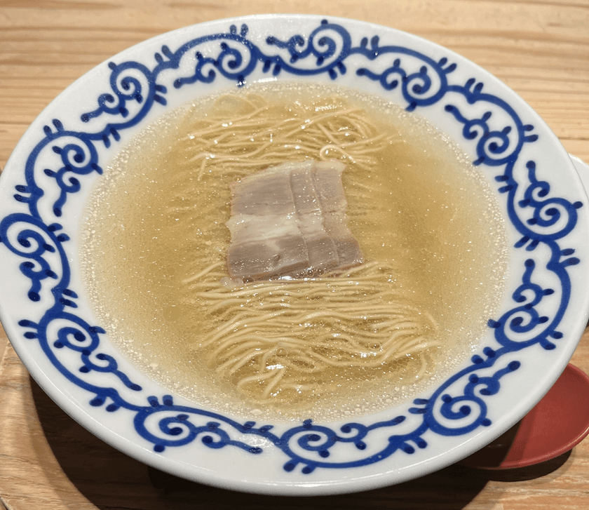 関西初進出！2024年8月1日、博多クリア豚骨ラーメン
「豚そば月や」が大阪西梅田にOPEN！