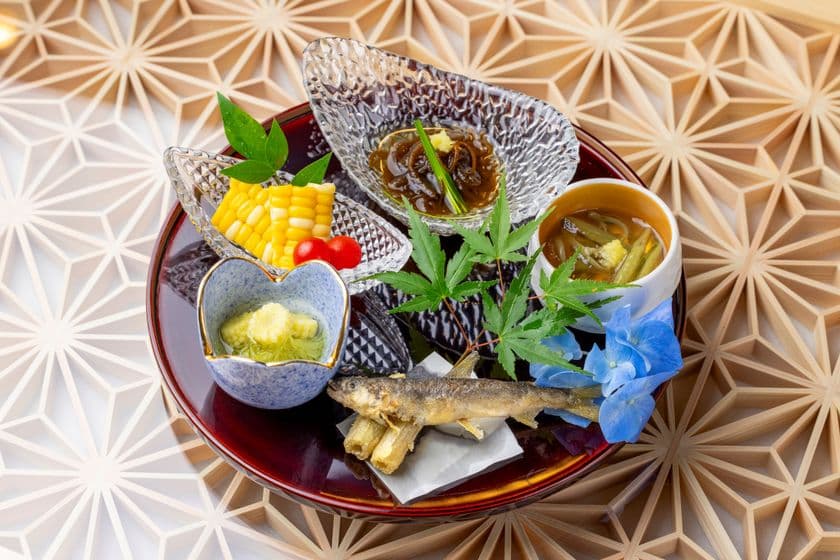 10種の意味を持つ組子細工のカウンターで高級和食が飲み物込みで
「希少ウィスキー限定開放」のプロジェクトが
Makuakeにて目標金額613％を達成